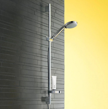 CROMA 100 SHOWER SET VARIO WITH WALL BAR 0.65 M AND SOAP DISH