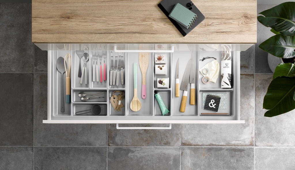 PLASTIC CUTLERY TRAY