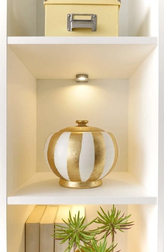 WOOD SHELF BOTTOM LIGHTS